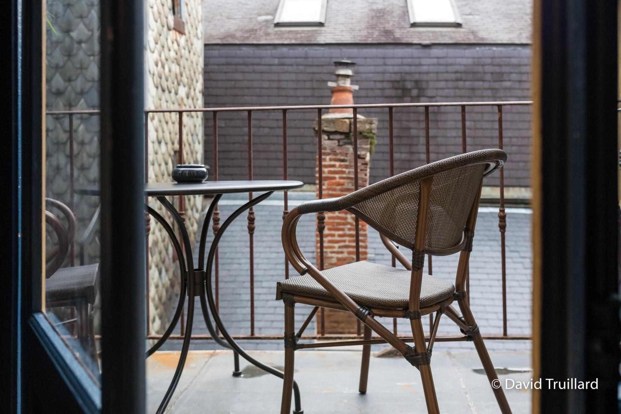 Suites Mana- Studio Art Ducal Avec Terrasse Sur L'Arriere De La Place Ducale Parking Inclus Charleville-Mézières Eksteriør billede